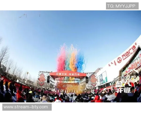 贺龙体育馆激情四溢足球赛盛况空前球迷齐聚共襄盛举 贺龙体育馆激情四溢足球赛盛况空前球迷齐聚共襄盛举